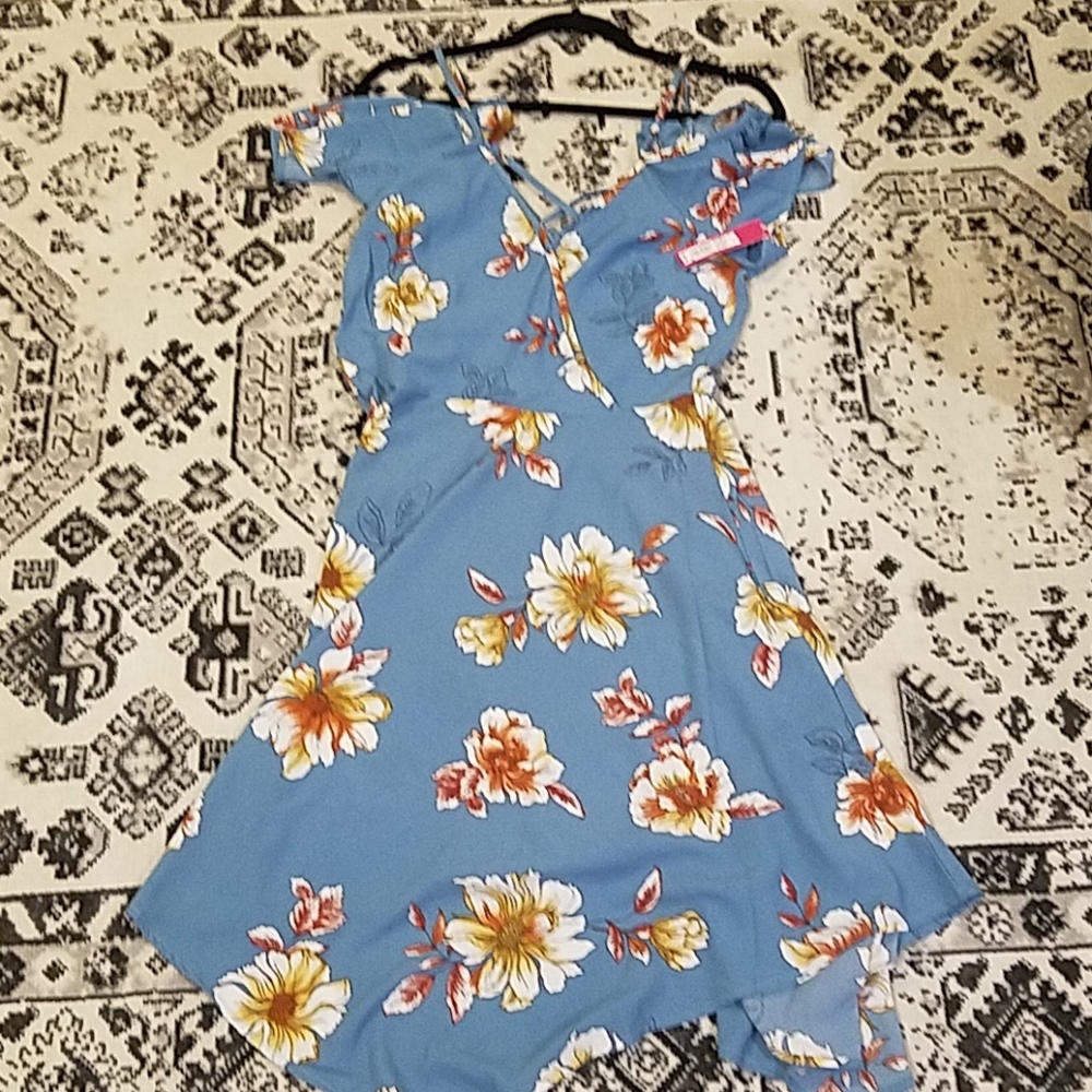 Xhilaration Asymmetric hem cold shoulder dress